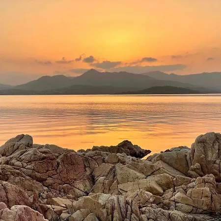 Punta Est Trilocale Soppalco Con Terrazza Vista Mare * Capo Coda Cavallo