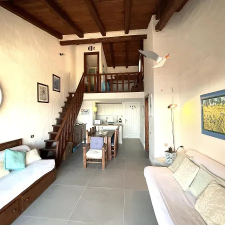 Punta Est Trilocale Soppalco Con Terrazza Vista Mare *