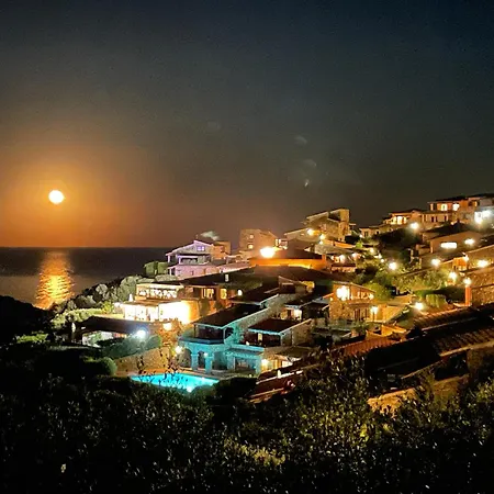Punta Est Trilocale Soppalco Con Terrazza Vista Mare アパート *